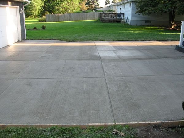 Sealing concrete of driveway